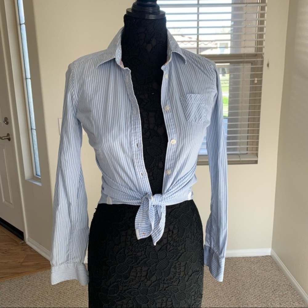 American Eagle Women Favorite Shirt Top Blue and White Fitted